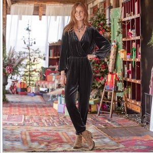 Sundance Aviana Velvet Jumpsuit Smoke Gray/Black V-Neck Long Sleeve One Piece